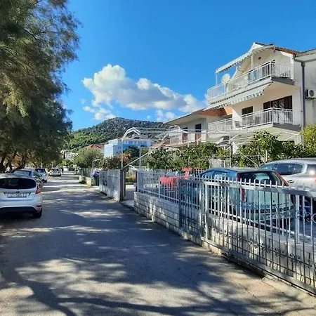 Apartment Ana Bilota Seget Vranjica