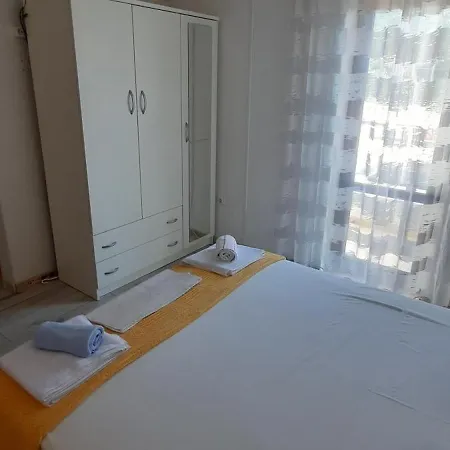 Ana Bilota Apartment Seget Vranjica