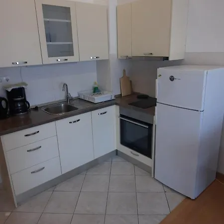 Ana Bilota Apartment Seget Vranjica