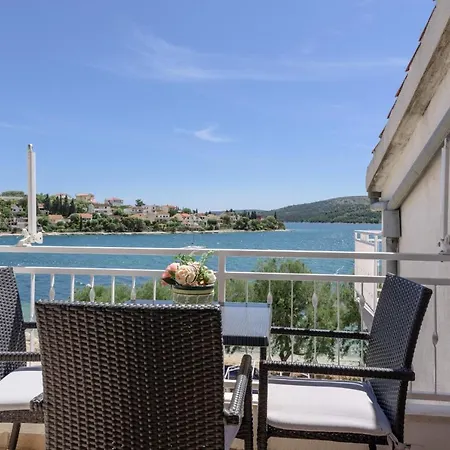 Ana Bilota Apartment Seget Vranjica
