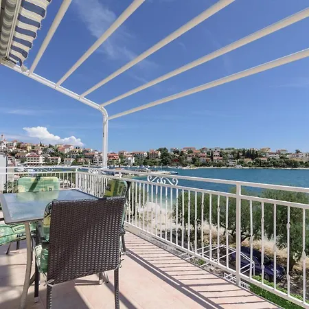 Ana Bilota Apartment Seget Vranjica