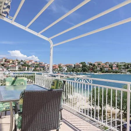 Ana Bilota Apartment Seget Vranjica
